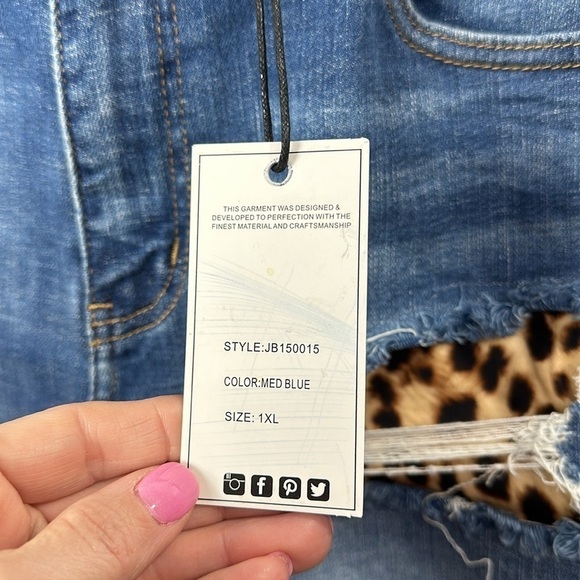 Judy Blue high rise leopard patchwork denim Raw hem shorts size 1XL.NWT - Picture 4 of 11
